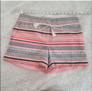 LOFT size 4 boho tassled mixed print faux back pockets shorts